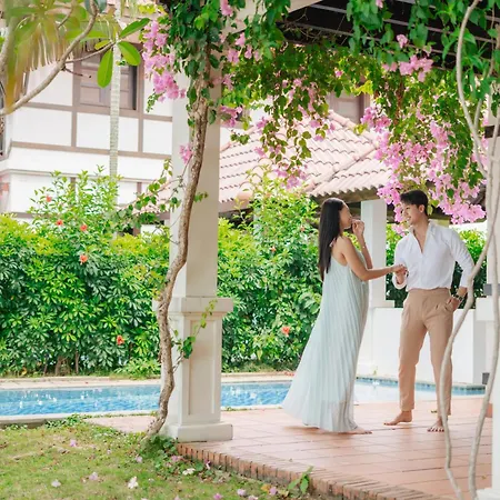 Son Tra Resort & Spa Danang Exterior photo